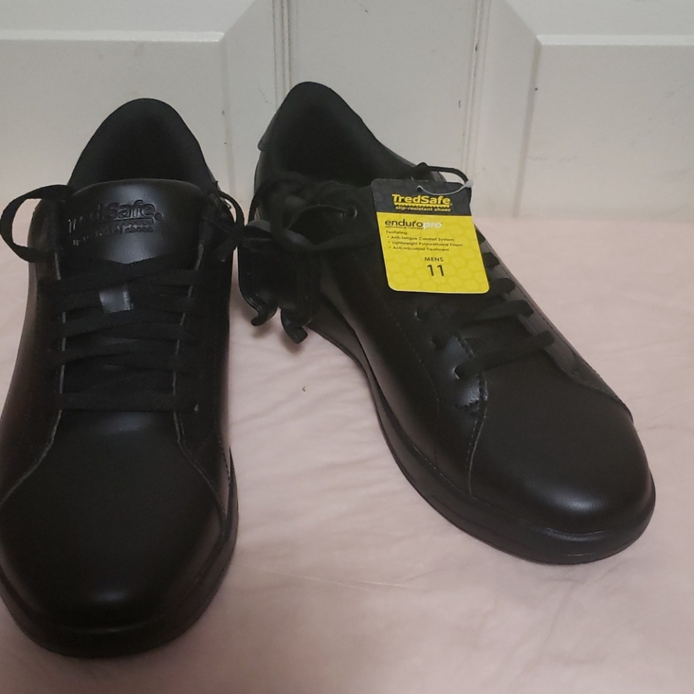 Tredsafe slip resistant  shoes 👞